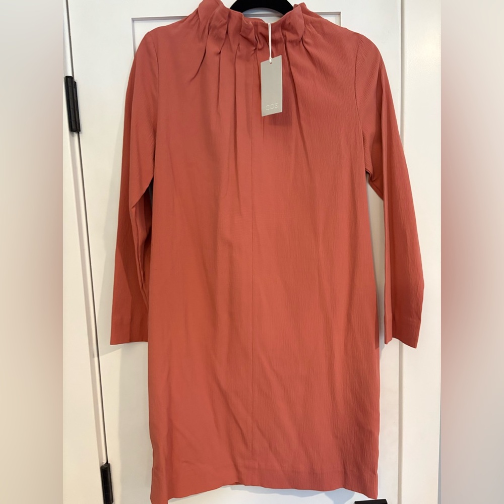COS- Dusty Pink/Salmon-colored dress high stretch. SIZE 6 NWT